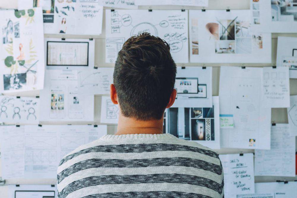 ilustrasi berpikir (pexels.com/Startup Stock Photos)