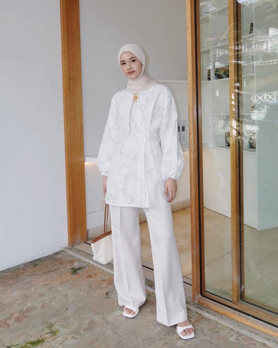Inspirasi OOTD ala Rania Sukandari (instagram.com/raniaskdr_)