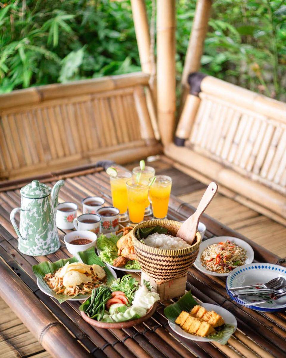 menu makanan di Bukit Air Resto (instagram.com/bukitairresto)