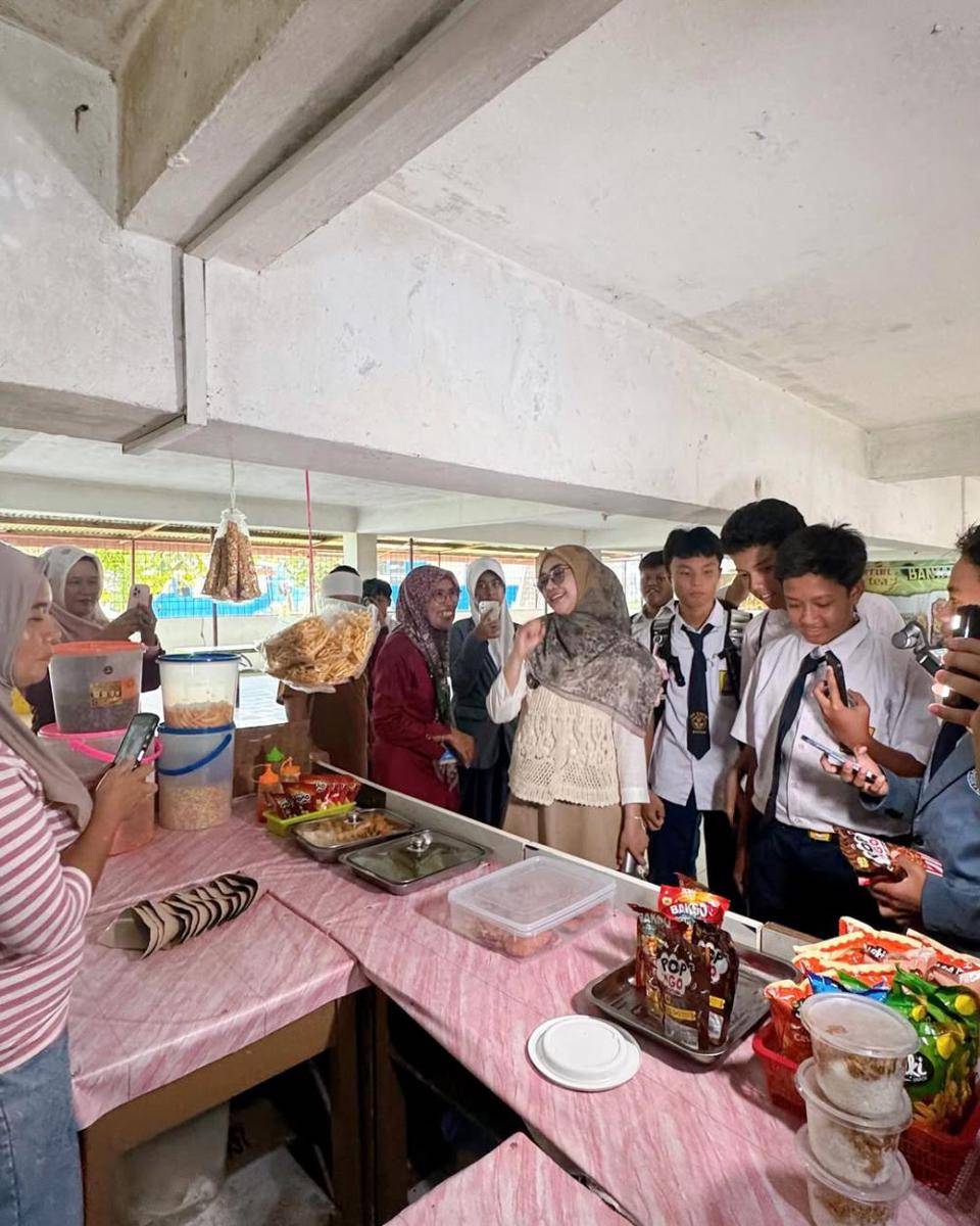 potret Ria Ricis di sekolah SMP (instagram.com/riaricis1795)