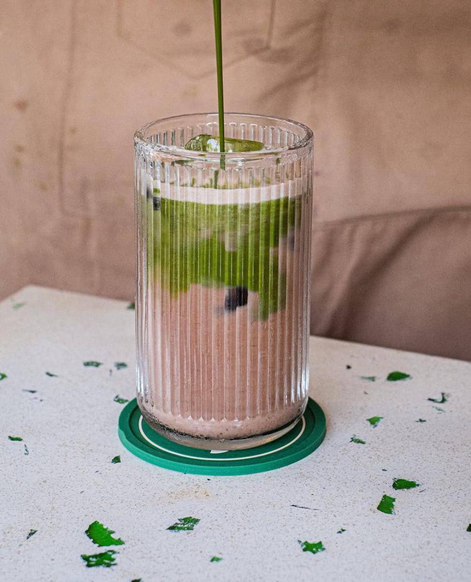 sajian chocolate mint matcha di The Matcha Bar by Remix Juice Co. (instagram.com/remixjuice.co)