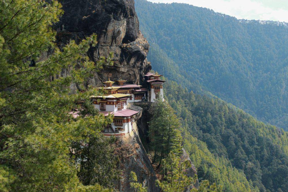 Paro Paro Taktsang, Bhutan yang terlihat asri (unsplash.com/Sujan Mongar)