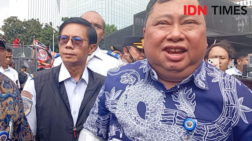 Pejabat Kemenhub Disiram Air dan Dilempar Botol Saat Temui Pendemo