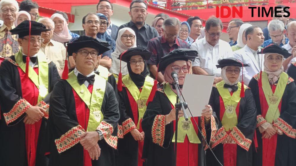Para guru besar Fakultas Kedokteran Universitas Hasanuddin menyatakan keprihatinan terhadap arah kebijakan pendidikan kedokteran dan layanan kesehatan di Indonesia, Selasa (20/5/2025). IDN Times/Ashrawi Muin