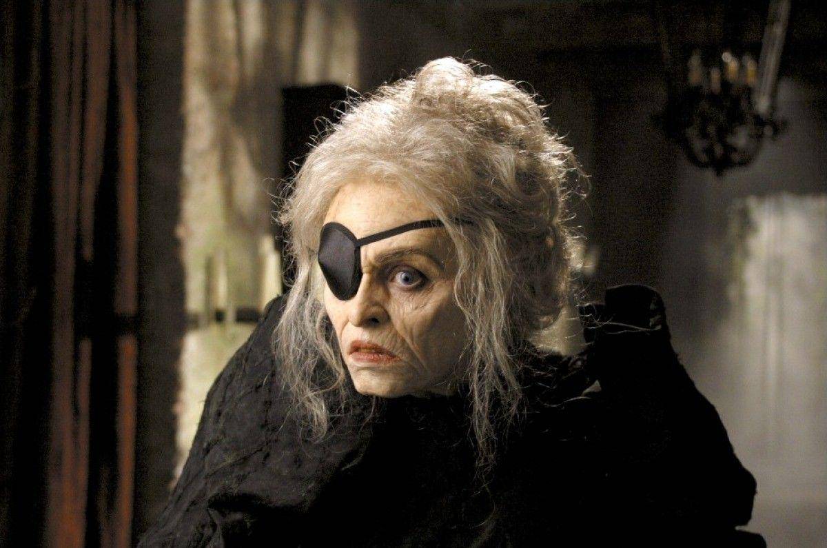 http://cdn.idntimes.com/content-images/community/2017/02/018-helena-bonham-carter-and-tim-burton-theredlist-8dc9d73d4c63a5022680fe67e1fd2d1f.jpg