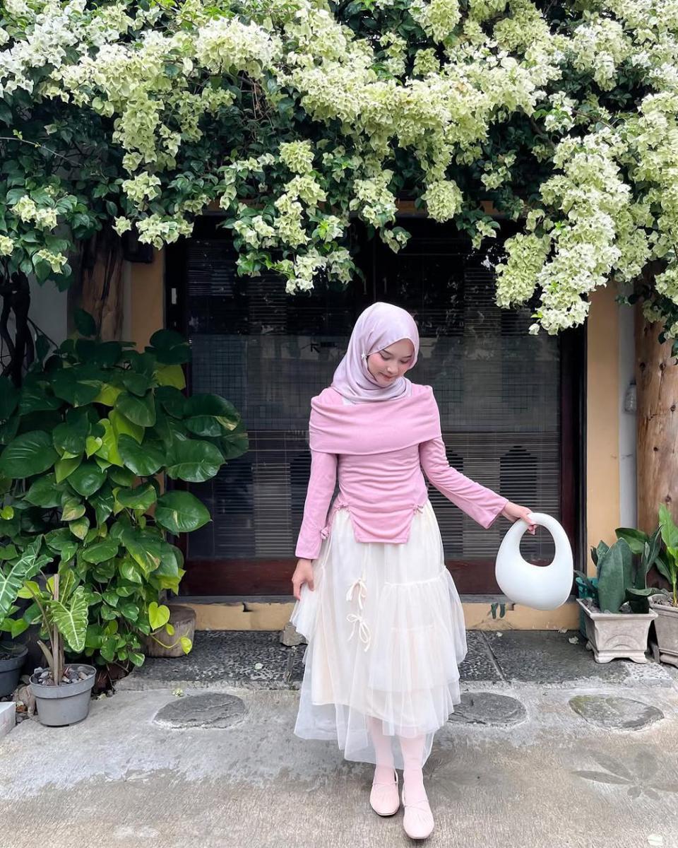 inspirasi coquette aesthetic style ala Siska Amera (instagram.com/siskaamera)