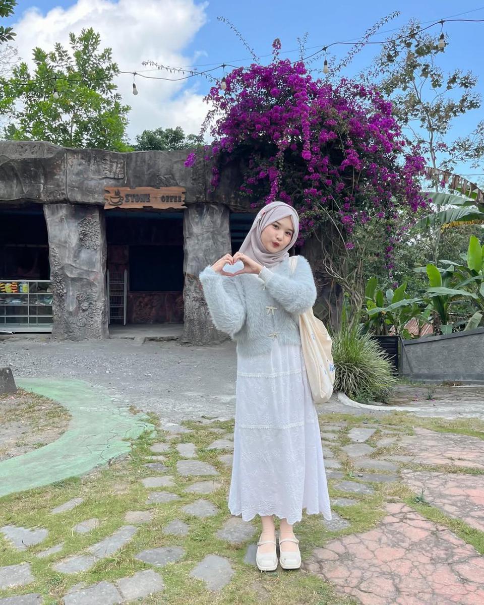 inspirasi coquette aesthetic style ala Siska Amera (instagram.com/siskaamera)