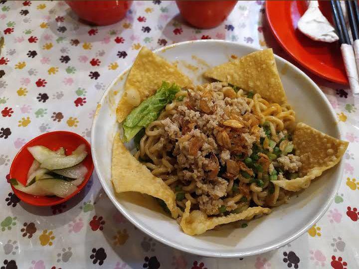 5 Tempat Makan Cwie Mie di Malang yang Melegenda Enaknya