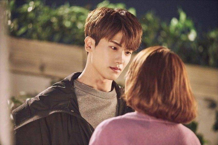 http://cdn.idntimes.com/content-images/community/2017/10/22782-5-alasan-ahn-min-hyuk-di-drama-korea-strong-woman-do-bong-soon-cocok-jadi-pacar-idaman-7511eb738964a789c9ab5a134a938f1d.jpg