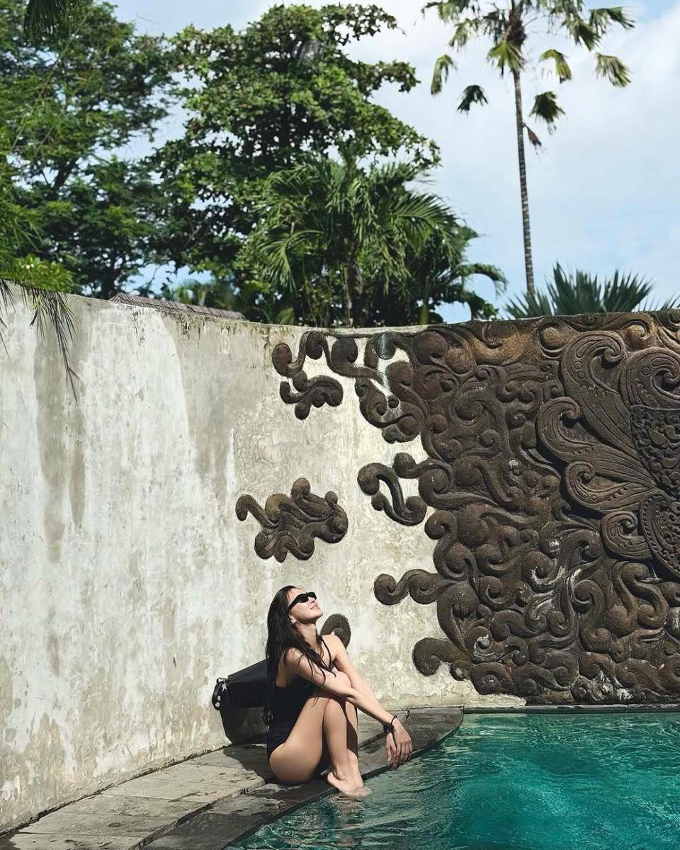 potret liburan Kim Yunjee di Bali (instagram.com/_yunjeekim_)