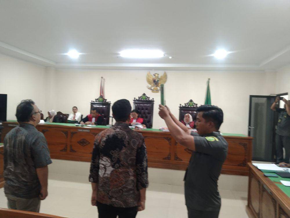 Saksi dalam sidang Annar Salahuddin Sampetoding (ASS), terdakwa dalam kasus peredaran uang palsu yang diproduksi di perpustakaan Kampus II UIN Alauddin Makassar, menjalani sidang perdananya di Pengadilan Negeri Sungguminasa, Kabupaten Gowa, Rabu (21/5/2025)/Istimewa