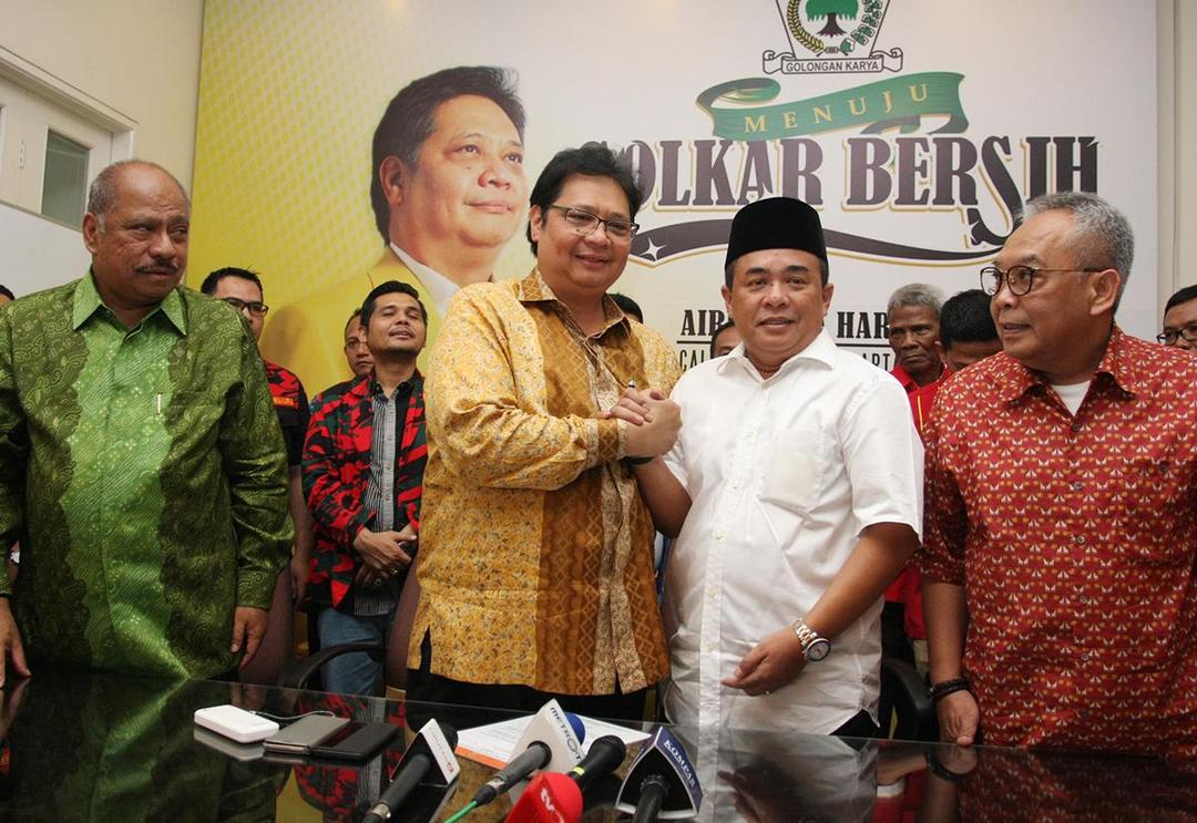 https://cdn.idntimes.com/content-images/post/20171214/antarafoto-dukungan-soksi-untuk-ketum-golkar-041217-rn-2-3dabec7c8f15294bd8e38718cc3f8ae2.jpg
