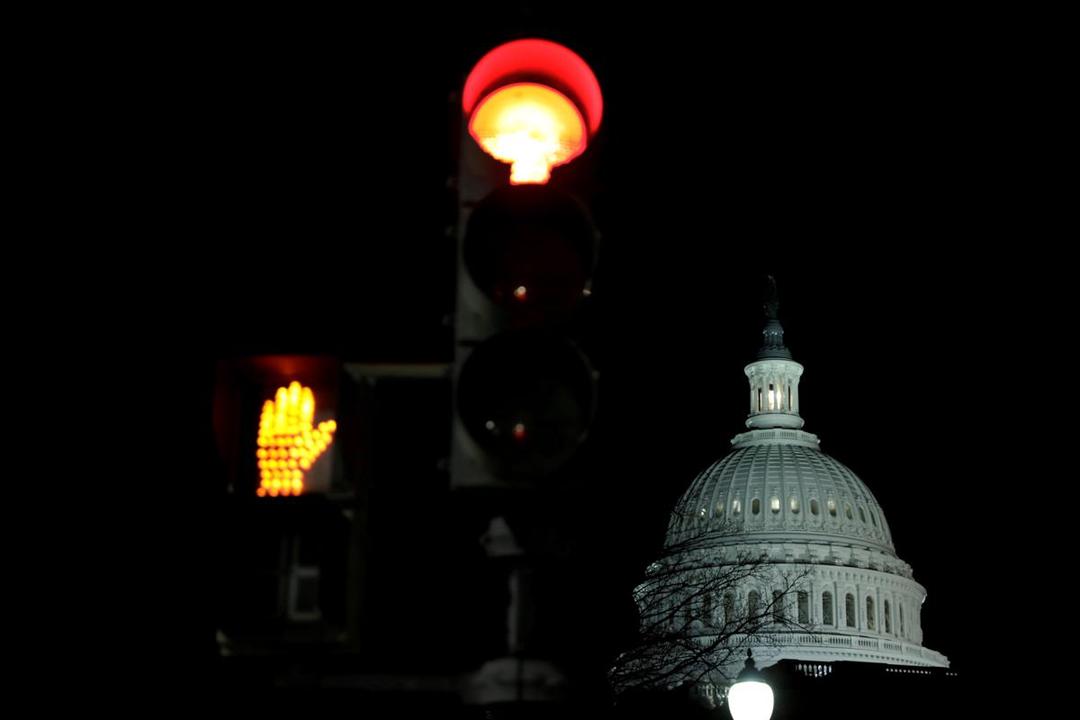 https://cdn.idntimes.com/content-images/post/20180122/antarafoto-usa-congress-capitol-shutdown-20012018-a744cbc25a312ba87db89d022fc0091f.jpg