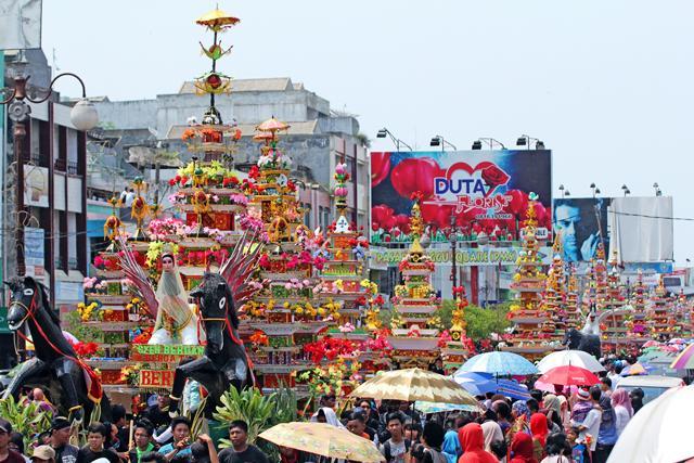https://cdn.idntimes.com/content-images/post/20180127/arak-arakan-tabot-tebuang-jl-31-da59d669dde554fbe23b4d80e77f4049.jpg