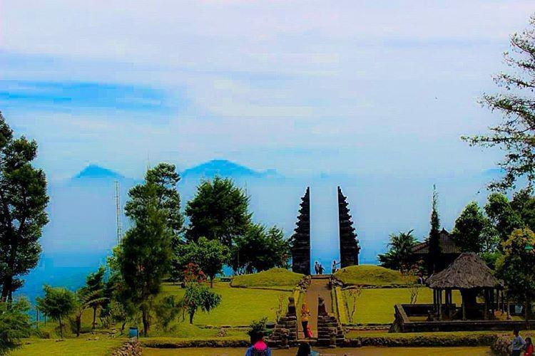 http://cdn.idntimes.com/content-images/community/2017/07/candi-cetho-by-rivaand-c83ccfdeed147f9cd2d9b62c927bc0e4.jpg