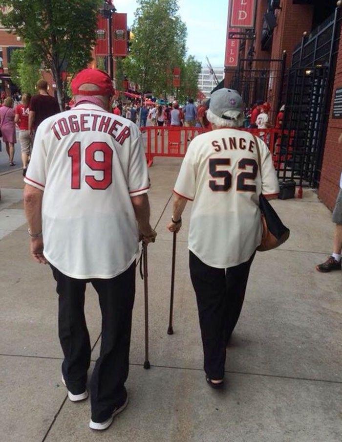 http://cdn.idntimes.com/content-images/community/2017/06/creative-t-shirt-pairs-102-595350753b62f-700-6fe8ba72481f3ff720e90a643e8487c7.jpg