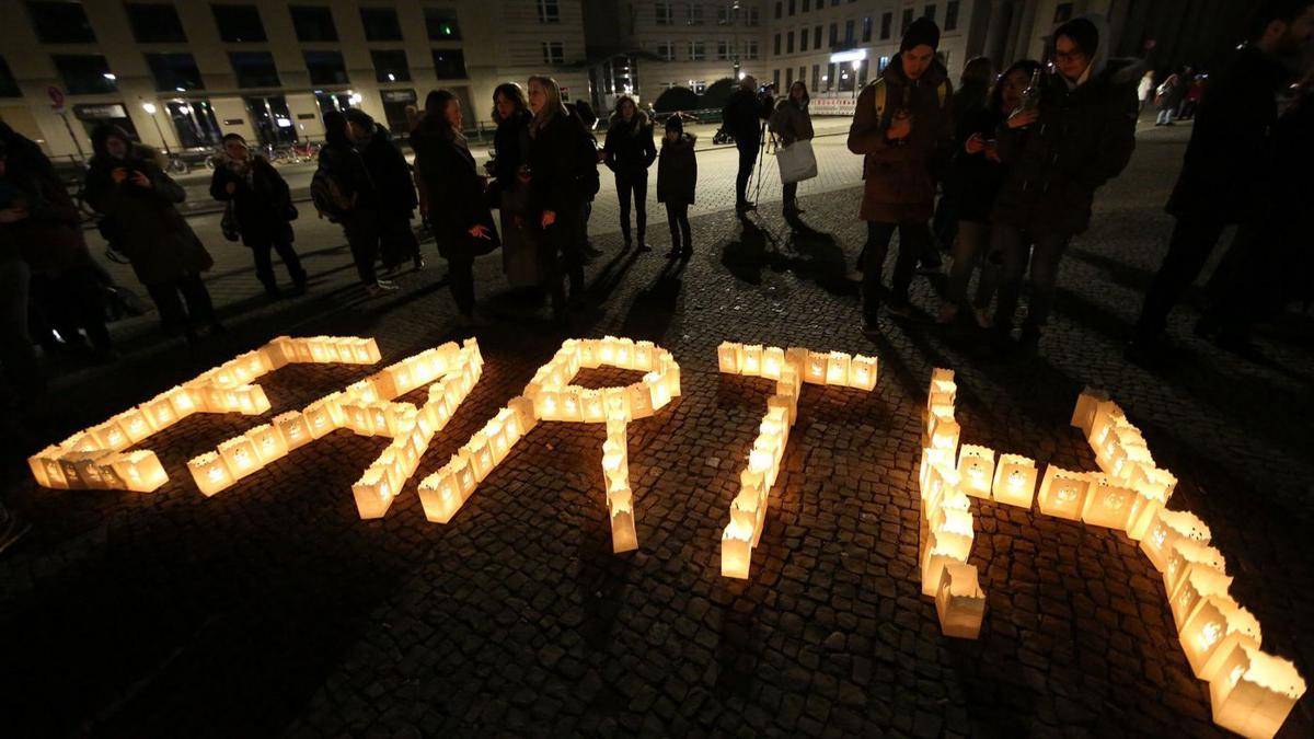 https://cdn.idntimes.com/content-images/post/20180325/earth-hour-1-c4910df46b1543324a4da3e17afba8ff.jpg