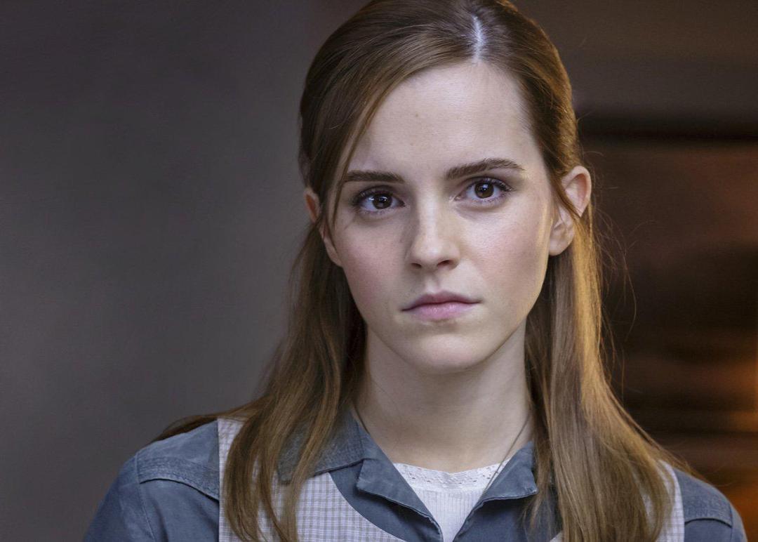 https://cdn.idntimes.com/content-images/post/20180323/emma-watson-stars-in-regression-8d059f2a0bcae34278fca53b92920ec3.jpg