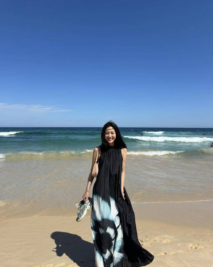 inspirasi OOTD pemeran drakor Tastefully Yours (instagram.com/hwanywayeon)