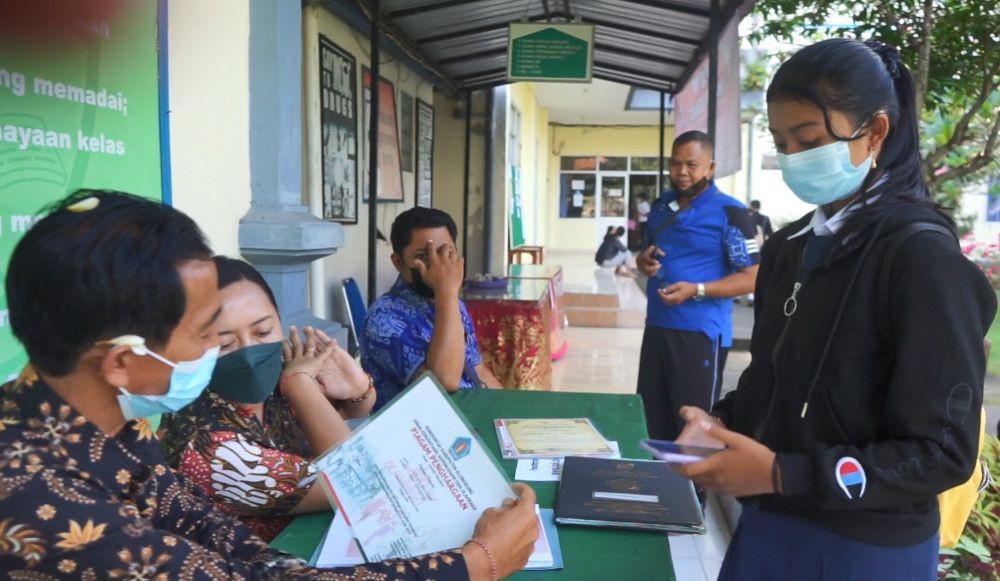 Penerimaan siswa baru di Klungkung beberapa waktu lalu.(Dok.IDN Times/istimewa)