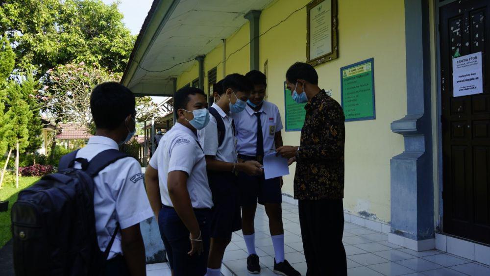 SPMB Klungkung Tidak Bisa Titip Nama Anak di KK Orang Lain