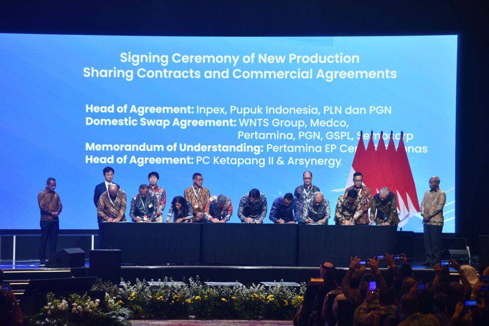 PT Pertamina (Persero) dengan sejumlah mitra melakukan penandatanganan Domestic Swap Agreement (DSA) pada pembukaan The 49th Indonesian Petroleum Association (IPA) Convex, Rabu 21 Mei 2025. (dok. Pertamina)