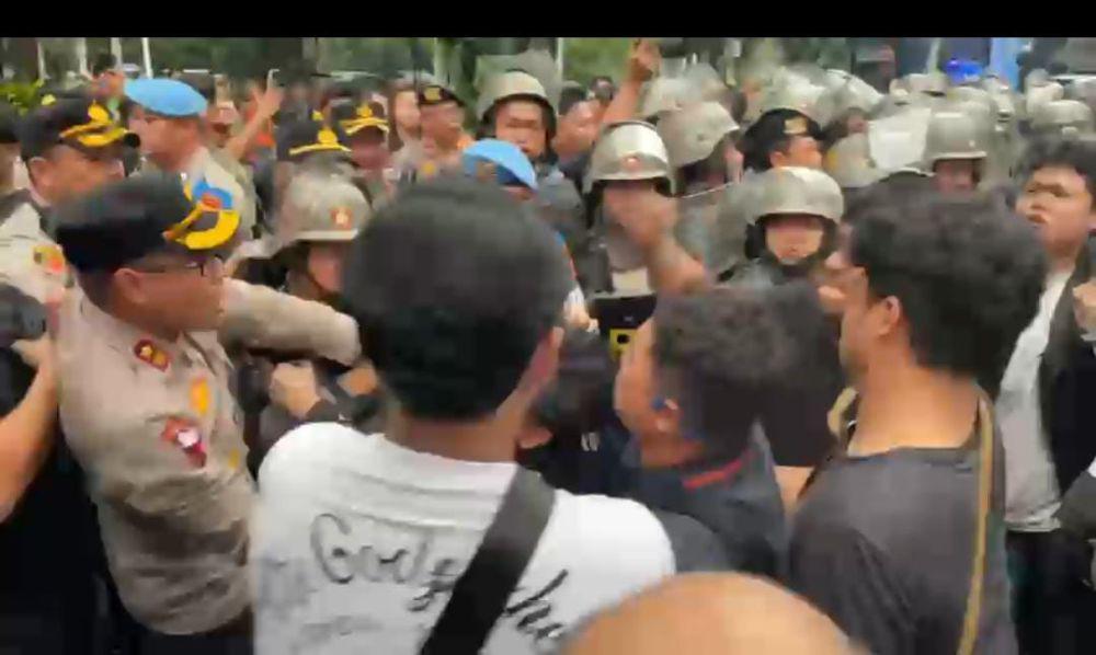 Polda Metro Bebaskan 15 Mahasiswa yang Ditangkap di Balai Kota