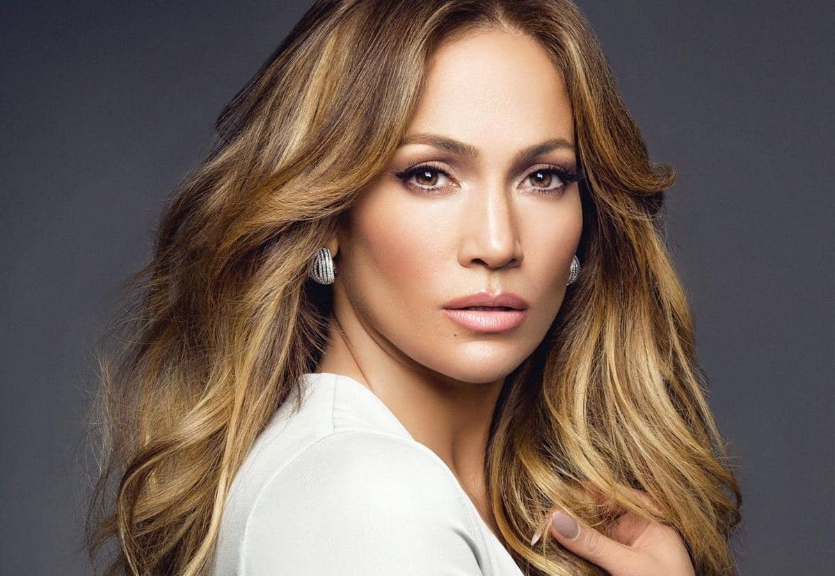 http://cdn.idntimes.com/content-images/community/2017/04/jennifer-lopez-shades-of-blue-80a94b7b669a7ec79bec9a039fb9d23c.jpg