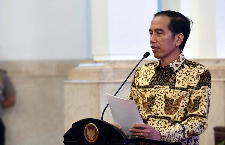 https://cdn.idntimes.com/content-images/post/20171218/jokowi-3935edefb4121d1c81121971a7fa64f4.jpg