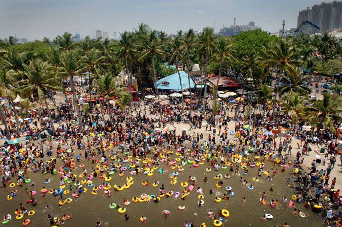 https://cdn.idntimes.com/content-images/post/20171221/liburanancol210909-1129f6fd1a750b51f5439725d47053bb.jpg