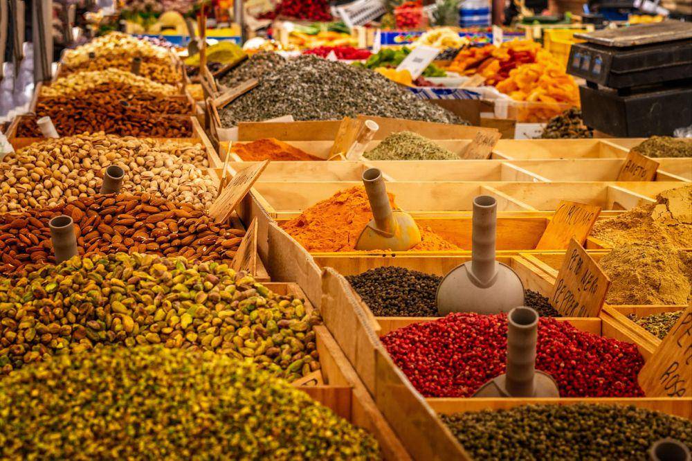 Ilusrasi oleh-oleh haji dan umroh (Pixabay/Peter H)