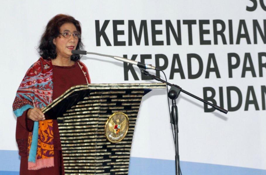https://cdn.idntimes.com/content-images/post/20180118/menteri-susi-soal-cantrang-nelayan-4-00cfadc12aad075df329bfb26771d0c3.jpg
