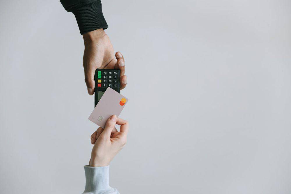 ilustrasi pembayaran cashless (pexels.com/Ivan Samkov)