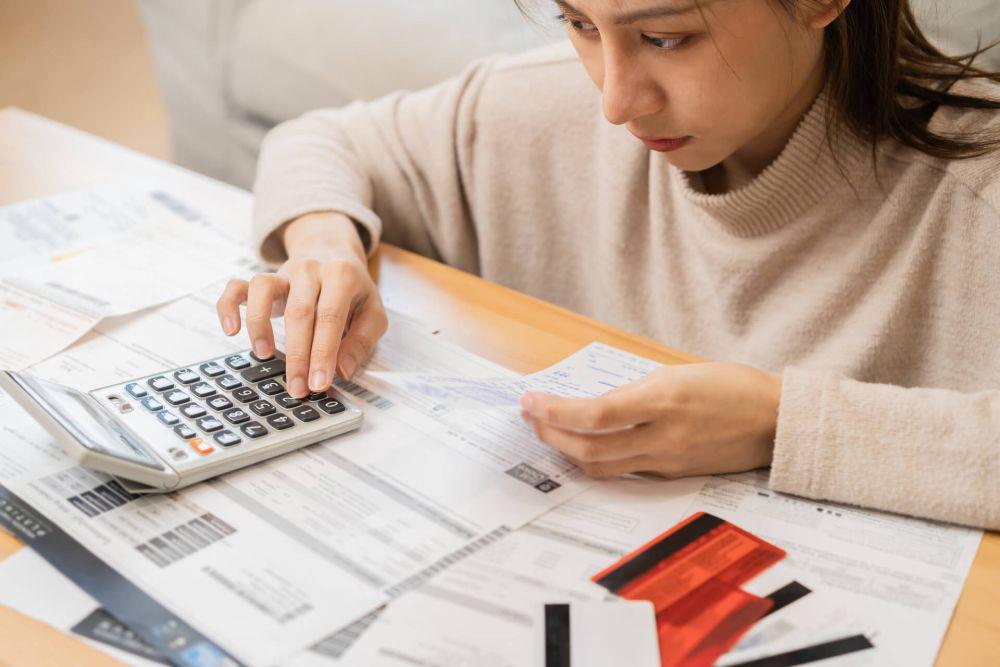 5 Tips Bijak Bantu Kerabat yang Punya Utang Tanpa Rugikan Diri Sendiri