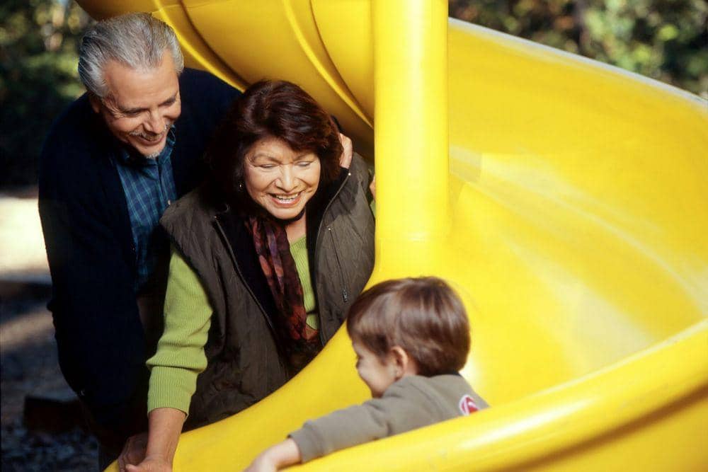 Ilustrasi playground (unsplash.com/National Cancer Institute)