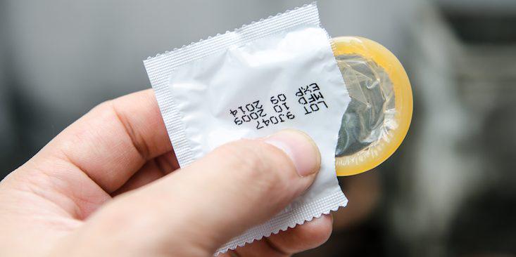 https://cdn.idntimes.com/content-images/post/20180122/open-condom-432ce2d8ff2b9ad5c0f24c0955c5dd1a.jpg