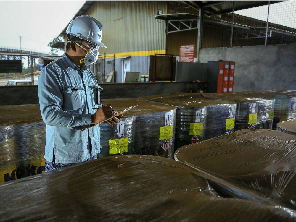 Pengecekan limbah non-B3 (vale.com/PT Vale Indonesia)