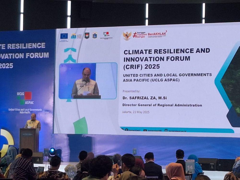 Direktur Jenderal Bina Administrasi Kewilayahan Safrizal ZA saat memberikan sambutan di Forum CRIF 2025, Rabu (21/5/2025) (Widdy Fatimah)