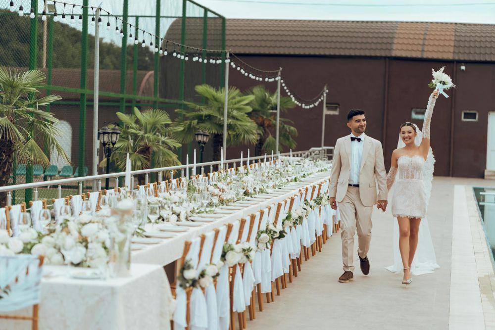 ilustrasi sepasang pengantin (pexels.com/ekoagalarov)