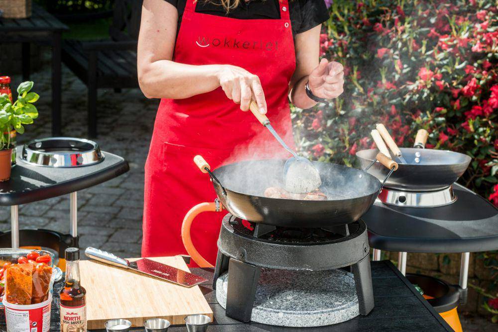 ilustrasi dapur outdoor (pexels.com/HOT WOK)