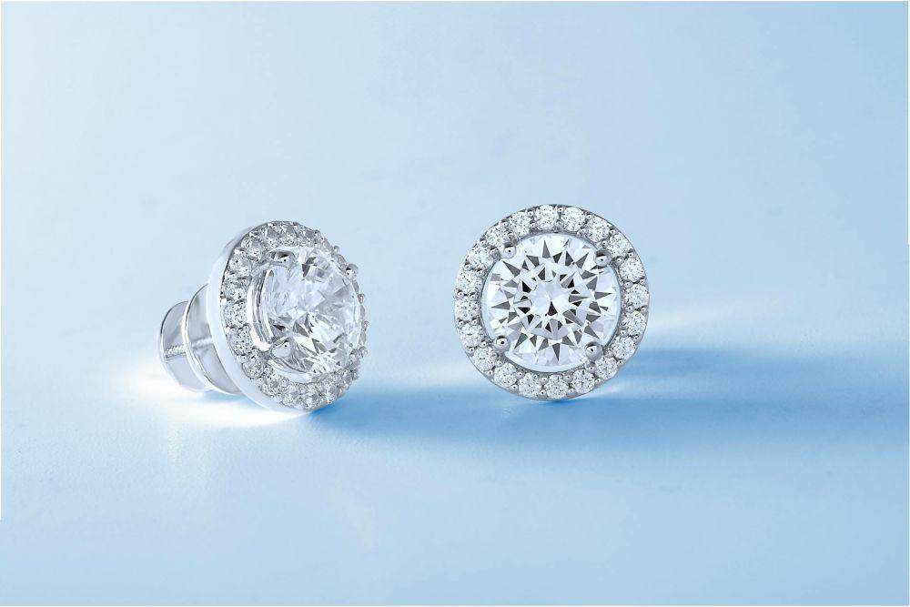 7 Perbedaan Perhiasan Bahan Lab Diamond dan Moissanite