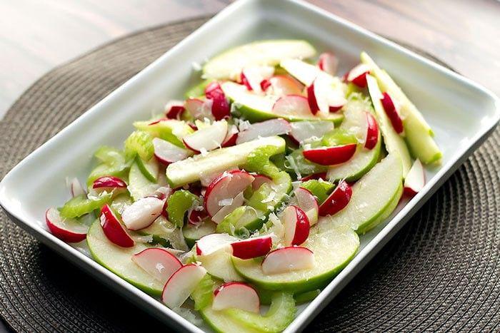 http://cdn.idntimes.com/content-images/community/2017/08/radish-and-apple-salad3-700-67a366168b0746c362b946987a93b7ae.jpg