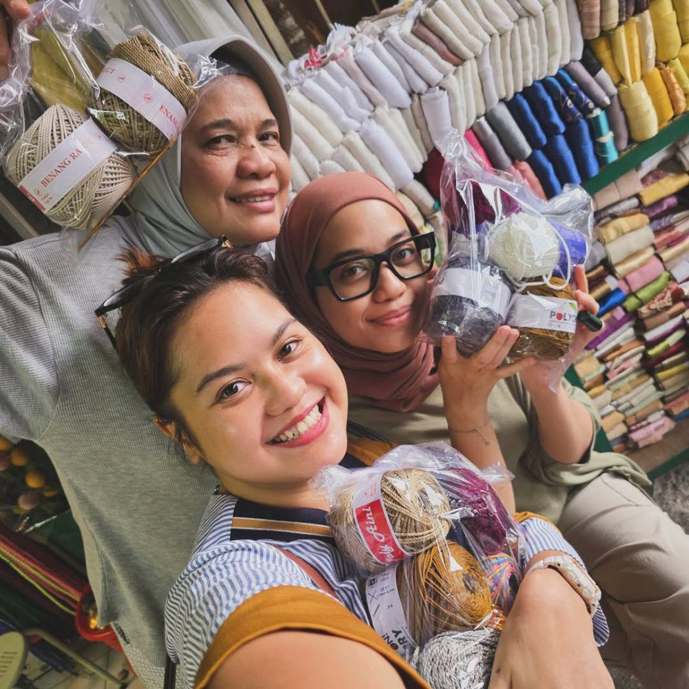 potret Mytha Lestari dan keluarga (instagram.com/mytha_lestari)