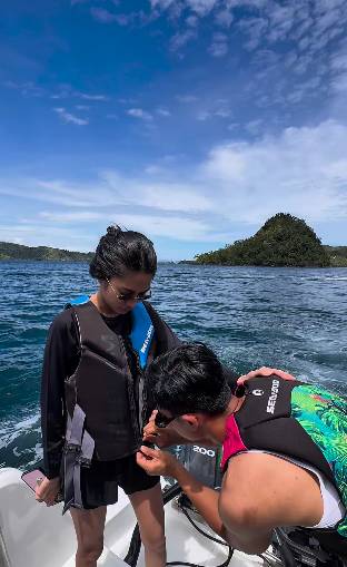 Pratama Arhan dan Azizah Salsha liburan di Padang (instagram.com/adha_putra)