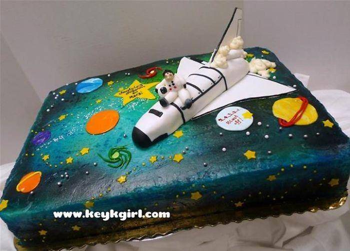 http://cdn.idntimes.com/content-images/community/2017/08/space-shuttle-and-astronaut-birthday-cake-keyks-bakery-in-57279ccf8eeb5-700-ea4069efd7fbc6d6d15d8f25a53268cd.jpg