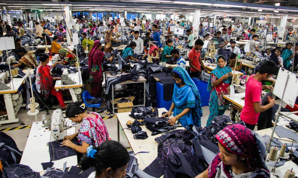 https://cdn.idntimes.com/content-images/post/20171218/sweatshop-ffbf8173839fed1c384075ea2f0fa2d5.jpg
