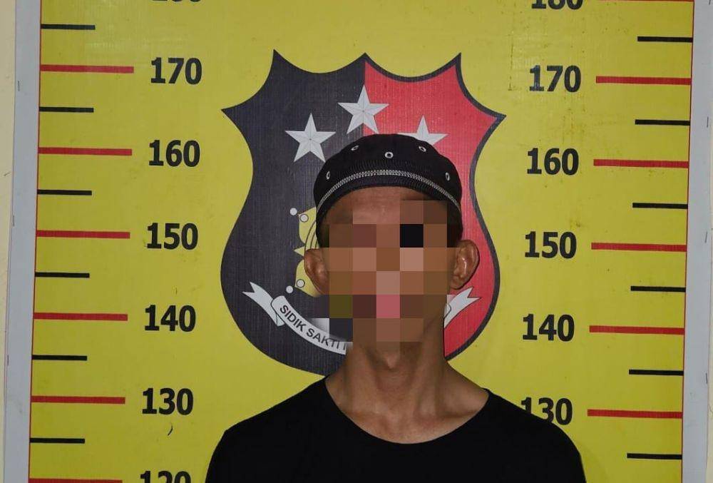 Tersangka D dijerat UU Perlindungan Anak. (Dok. Polsek Samboja)