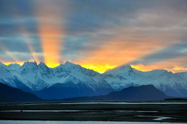 http://cdn.idntimes.com/content-images/post/old/014db-Sunrise17_frierworkscom.jpg