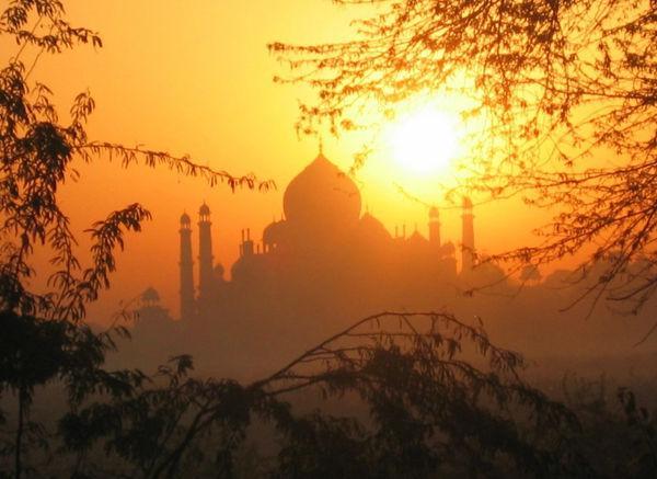 http://cdn.idntimes.com/content-images/post/old/09311-Sunrise9_travelblatcom.jpg
