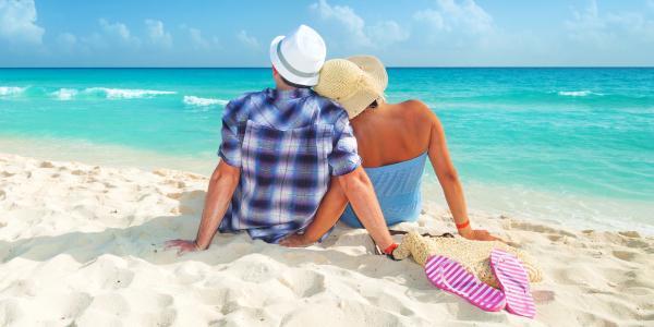 http://cdn.idntimes.com/content-images/post/old/0ae0a-Feature-Turks-and-Caicos-romance-vacation-beach-couple.jpg